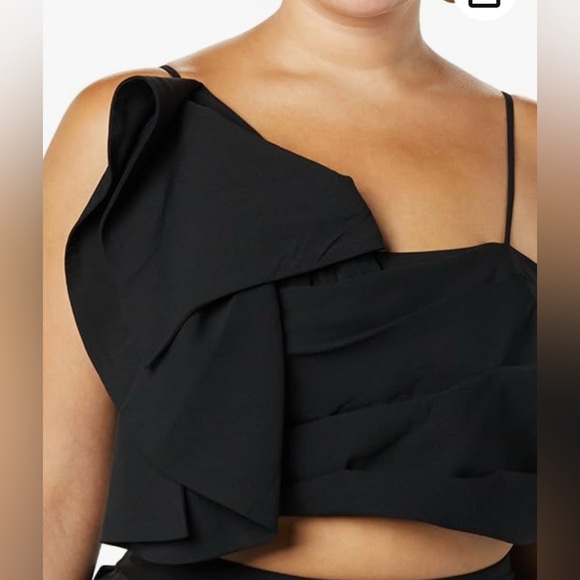 Making The Cut Women's Drapey Shoulder Cropped Top in Black - Picture 4 of 12